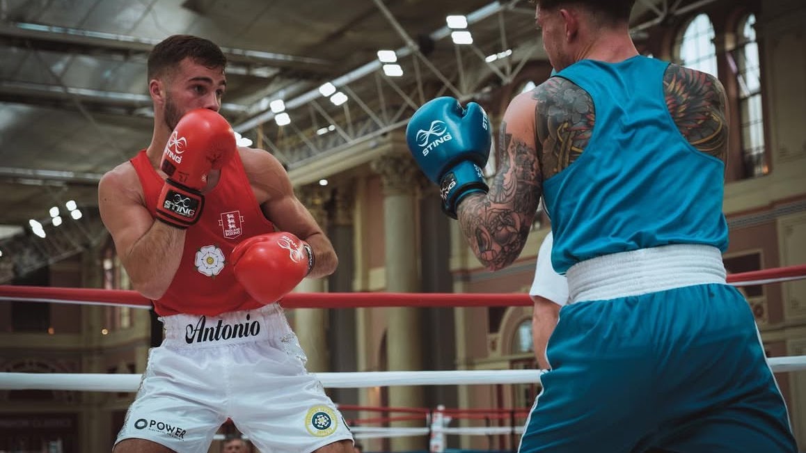 Antonio Brien coaching a boxing session